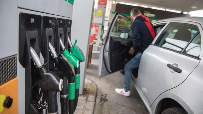 Üzemanyagárak: Újabb meglepetés érkezett! Fedezd fel, mennyit kell mostantól fizetned a tankolásért péntektől kezdődően!