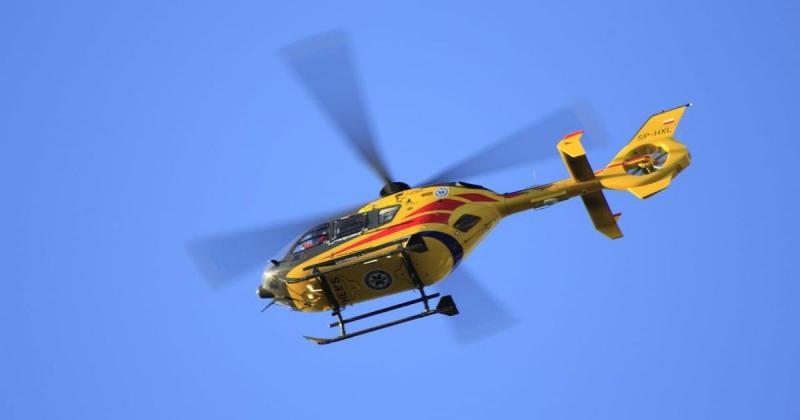 Súlyos baleset történt a 65-ös főúton, amelyhez mentőhelikopter érkezett a helyszínre.