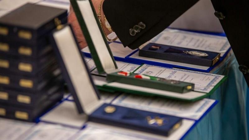 A püspökladányi polgárőr a legmagasabb elismerést vehette át, amelyet a közösség szolgálatáért nyújtanak.