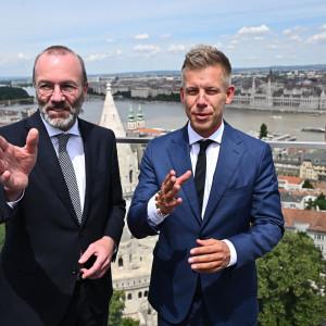 Magyar Péter: Manfred Weber írása megdönti a hamis propaganda állításait
