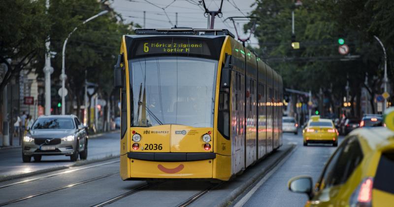 A főváros közlekedése komoly kihívásokkal nézhet szembe, mivel nyáron két fontos csomóponton is felújítási munkálatok kezdődnek.