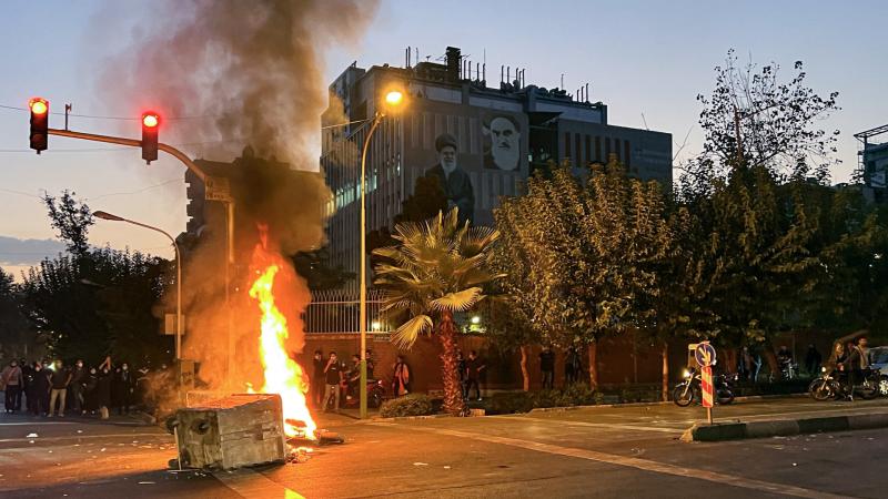 Irán népe számára elérkezett a pillanat: ideje kiállni és megküzdeni a rezsim eltávolításáért!