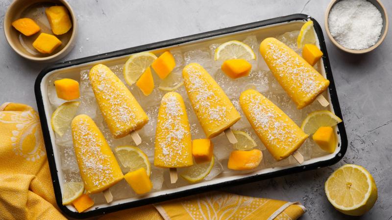 7 egyedülálló házi jégkrém recept: mennyei hűsítők, amiket pillanatok alatt elkészíthetsz

1. **Gyümölcsös varázslat**: Friss gyümölcsökből, mint eper, málna vagy mangó, készíts pürét, keverd össze joghurttal és egy kis mézzel. Öntsd jégkrémformákba, és h