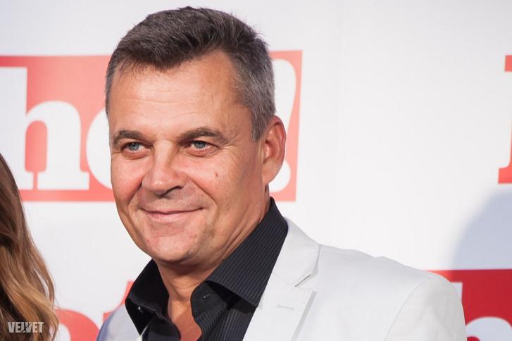 R. Kárpáti Péter a transzcendens igazságok nyomába ered, felfedezve a túlvilág rejtélyes mélységeit.