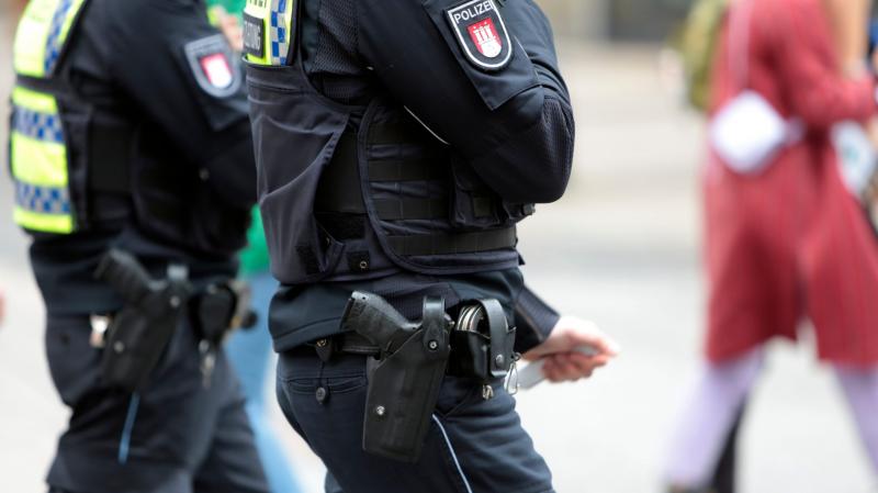 Brüsszel utcáin látványos rendőri művelet zajlott, amely során a hatóságok határozott lépéseket tettek a drogkereskedelem és a szervezett bűnözés ellen. Az akció célja, hogy megfékezze ezt a súlyos problémát, és biztosítsa a város lakóinak biztonságát.
