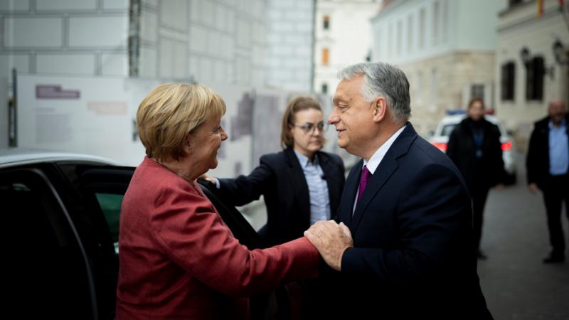 Különleges látogató érkezett Orbán Viktorhoz.