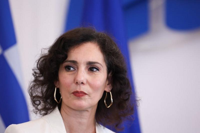 Hadja Lahbib véleménye szerint a sokféleség és az egyenlőség elérése érdekében elengedhetetlen a kitartás és a szívósság. Az ilyen makacs elköteleződés segíthet áthidalni a társadalmi különbségeket, és előmozdítani a befogadást, amely alapvető a harmoniku